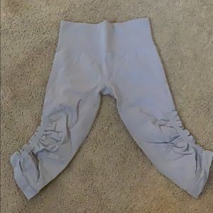 Lululemon Light Grey Seamless Cropped Leggings